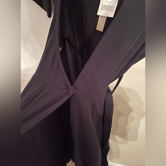 Banana Republic wrap dress - Picture 4 of 11